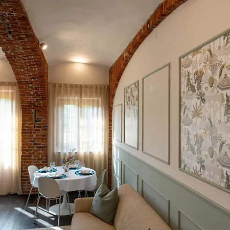 Maison Des Fleurs Apartment