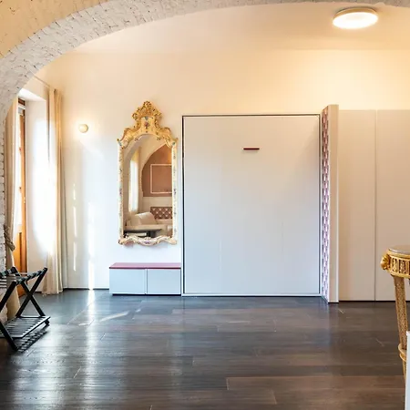 Maison Des Fleurs Apartment